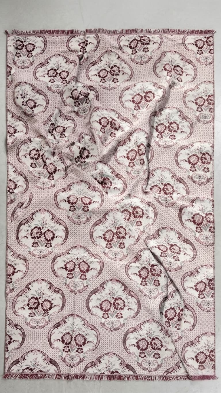 غطاء أريكة كلاسيكي